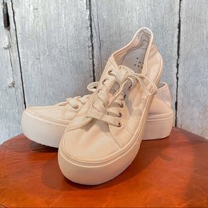 Platform sneakers